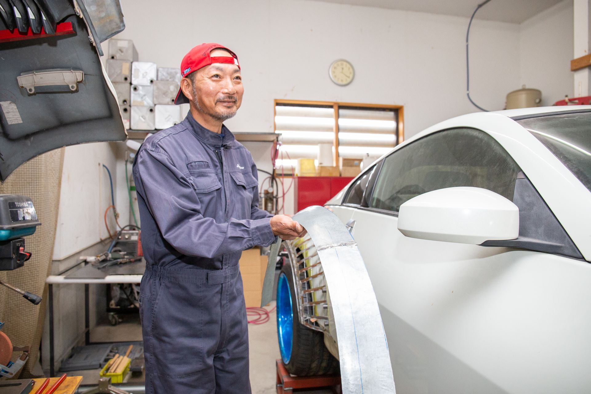 車好き集まれ！板金・塗装で愛車を甦らせる仕事！【未経験歓迎】エニーウェイ260107adva488