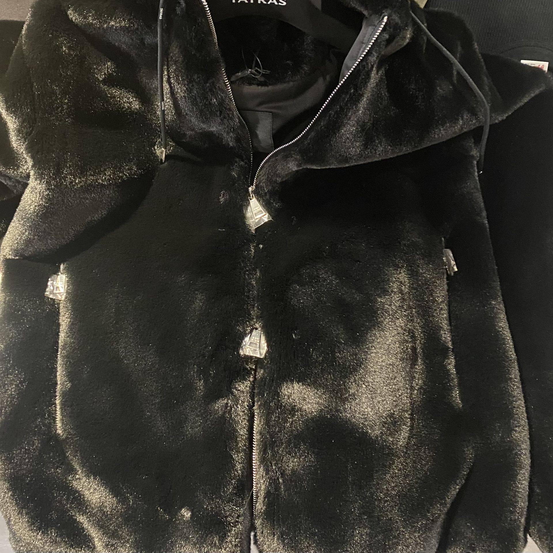 高品質で上品なシルバーのダブルジップ