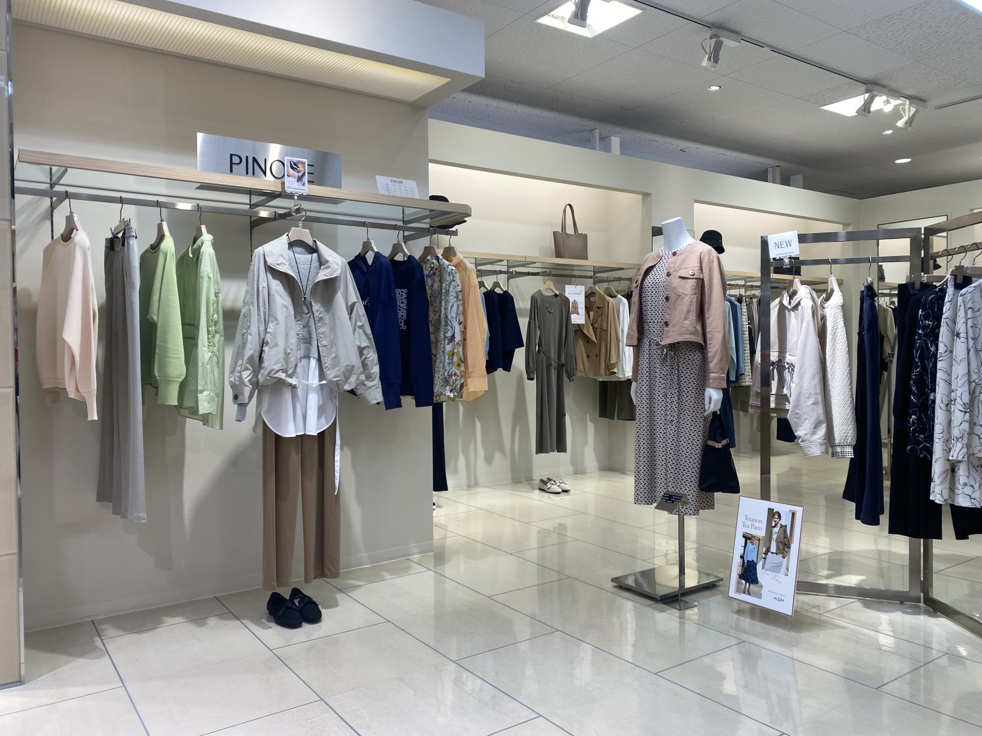 【70代も活躍中！】彩りあふれる洋服とともに、あなたらしい時間で働きませんか。260401adva555